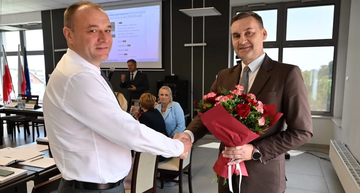 Piotr Maciejewski z wotum zaufania i absolutorium.  fot. Zbigniew Murawski