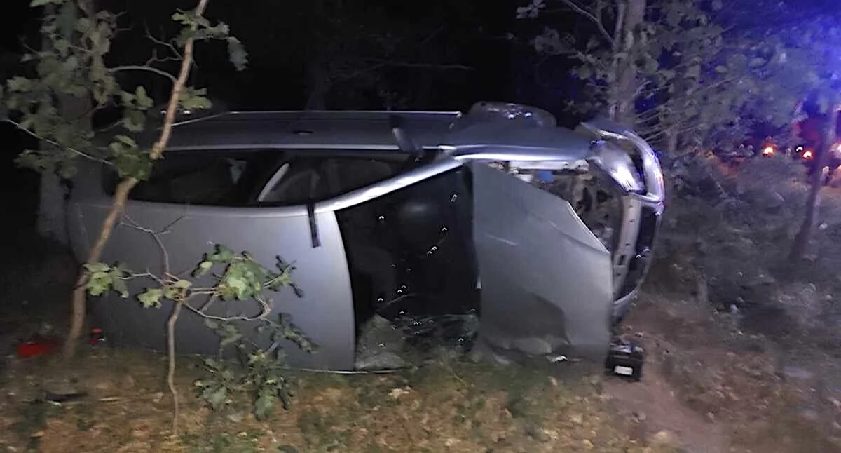 Wypadki drogowe, Ponad promila alkoholu dachowanie gminie Wierzbinek latek trafił szpitala - zdjęcie, fotografia