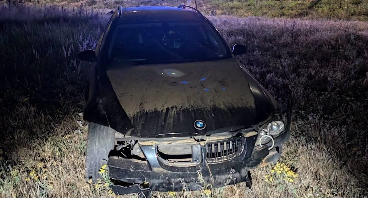 Wypadki drogowe, Uciekał przed policją Kościelcu latek wypadł drogi potem uciekał pieszo - zdjęcie, fotografia