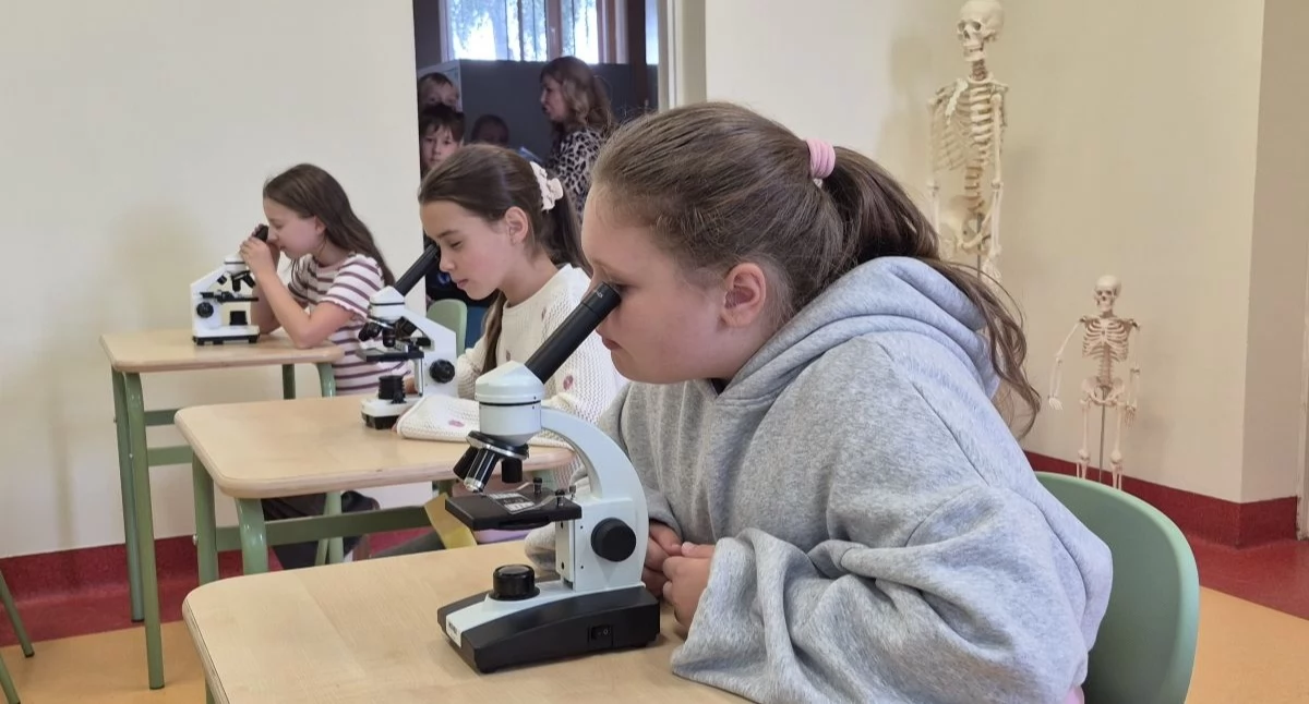 Atrakcje-Ciekawostki-Rekreacja, Nowoczesna pracownia ekologiczna działa Liścu Wielkim - zdjęcie, fotografia