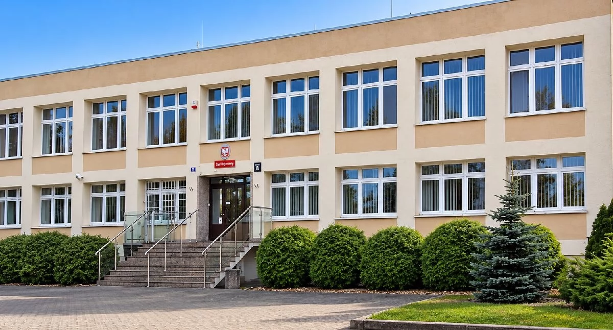 Komunikat Policji, Fałszywi policjanci napadli gminie Witkowo Grozili torturami znaleziono broń materiały wybuchowe - zdjęcie, fotografia