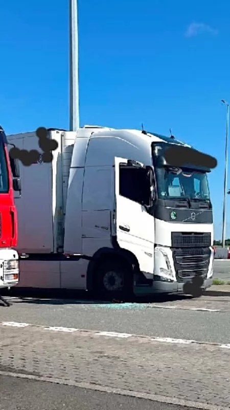 Tragiczne odkrycie na A2 pod Lądkiem. W kabinie ciężarówki znaleziono ciało kierowcy