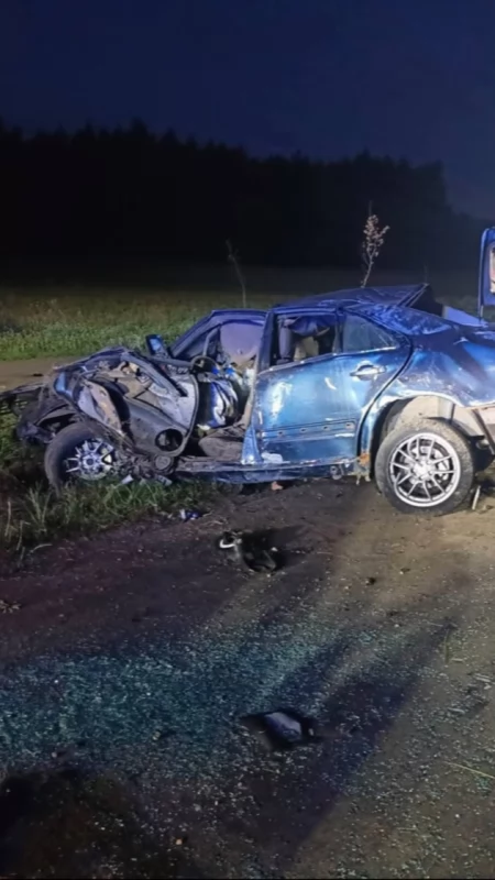Nocny wypadek w Adamowie. Cztery osoby trafiły do szpitali