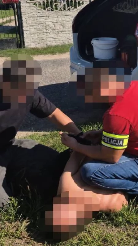 Włamał się do lokalu i odjechał skradzionym Volvo. 40-latek zatrzymany w powiecie konińskim