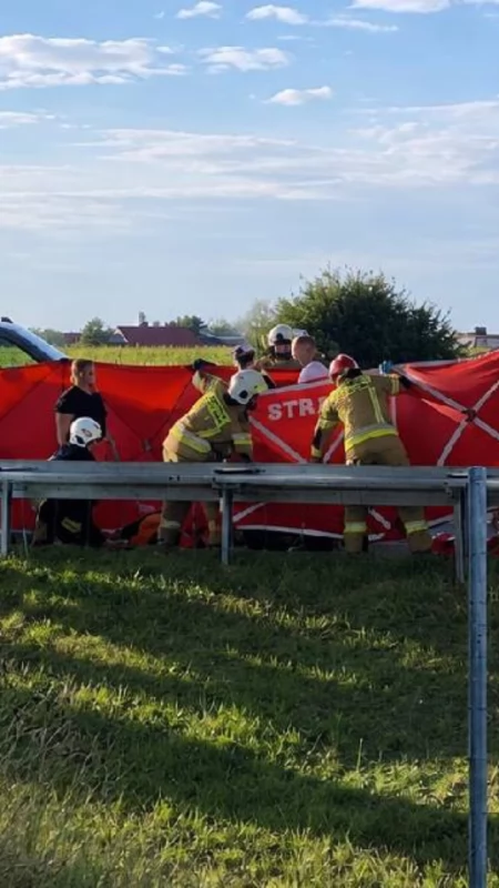Dramatyczne zdarzenie na A2 pod Koninem. 37-latka trafiła śmigłowcem LPR do szpitala
