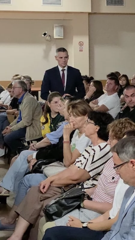 Trzy szkoły zagrożone, coraz mniej dzieci i milionowe koszty. Kleczew przed trudną decyzją