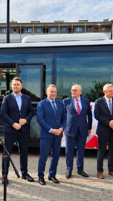 „Kolej na Bus” już ruszyła. Z Turku do Konina autobusem prosto na pociąg
