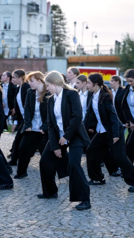 „We Are the World” na finał Muzycznych Podróży. Konin bawił się i pomagał Kamili