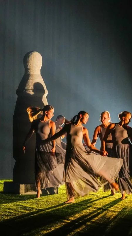 „Tu. Między Kruszwicą a Kaliszem”. Koniński Teatr Tańca opowiedział historię miasta ruchem