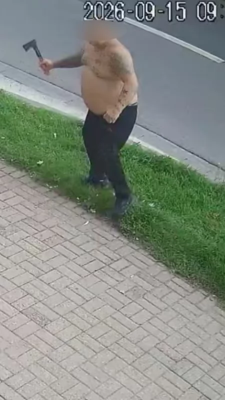 Siekiera i kij baseballowy w centrum Konina. Policja zatrzymała jedną osobę