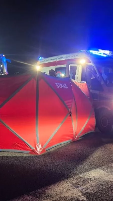 Tragedia na DK25 w Teodorowie. 47-letni pieszy zginął na przejściu
