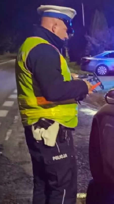 34-latek zatrzymany do kontroli. Za kierownicą nie powinien już siedzieć