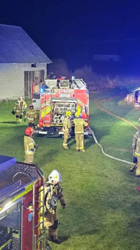 Tragiczny pożar na Kałku. Nie żyje 61-letni mężczyzna, jego 88-letni ojciec zdołał opuścić dom