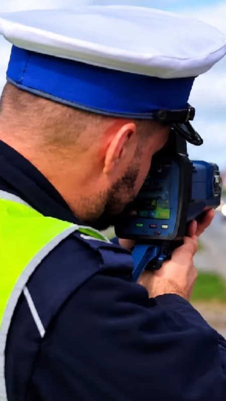 Pędził BMW przez Kazimierz Biskupi. Przekroczył prędkość o 67 km/h i stracił prawo jazdy
