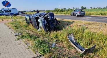 Czołowe zderzenie Opel i Renault.