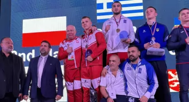 Kajetan Bajzert wicemistrzem Europy! Historyczny sukces młodego boksera