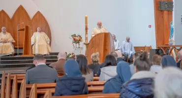 Niedziela Miłosierdzia Bożego w Licheniu: Świadectwo żywej wiary i konkretnej pomocy