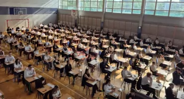 Matura 2026 w III LO w Koninie. Uczniowie rozpoczęli egzaminy od języka polskiego