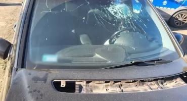 Kupił Mercedesa i po godzinie go rozbił. Kierowca był pijany i bez prawa jazdy