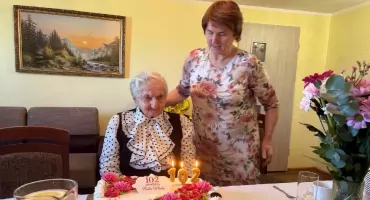 Niezwykły jubileusz w powiecie konińskim. Pani Władysława świętuje 102. urodziny!