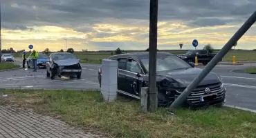 Wypadek na DK72 w Smulsku. W jednym z pojazdów podróżował Przemysław Czarnek