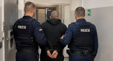 Policjanci zatrzymali dwóch poszukiwanych. Trzej inni uniknęli aresztu po opłaceniu grzywien