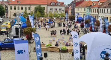 TVN24 na żywo z Konina. Plac Wolności zamienił się w telewizyjne serce Polski
