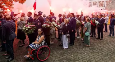 Konin uczcił 82. rocznicę wybuchu Powstania Warszawskiego. O godzinie „W” miasto zatrzymało się na minutę