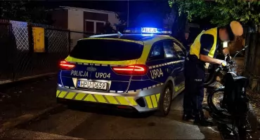 15 latek na elektrycznym motorowerze uciekał przed kontrolą. Ojciec dostał 2000 zł mandatu