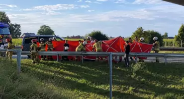 Dramatyczne zdarzenie na A2 pod Koninem. 37-latka trafiła śmigłowcem LPR do szpitala