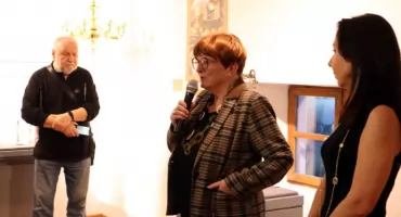 Co odkryto w kryptach kościoła w Kazimierzu Biskupim? Niezwykłe zabytki na wystawie w Koninie