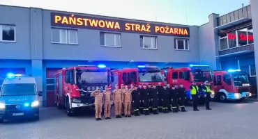 Syreny zawyły w Koninie o godzinie 18. Strażacy oddali hołd kolegom, którzy zginęli podczas akcji
