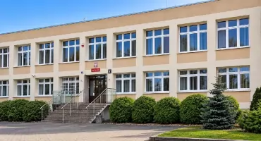Fałszywi policjanci napadli na dom w gminie Witkowo. Grozili torturami, znaleziono broń i materiały wybuchowe